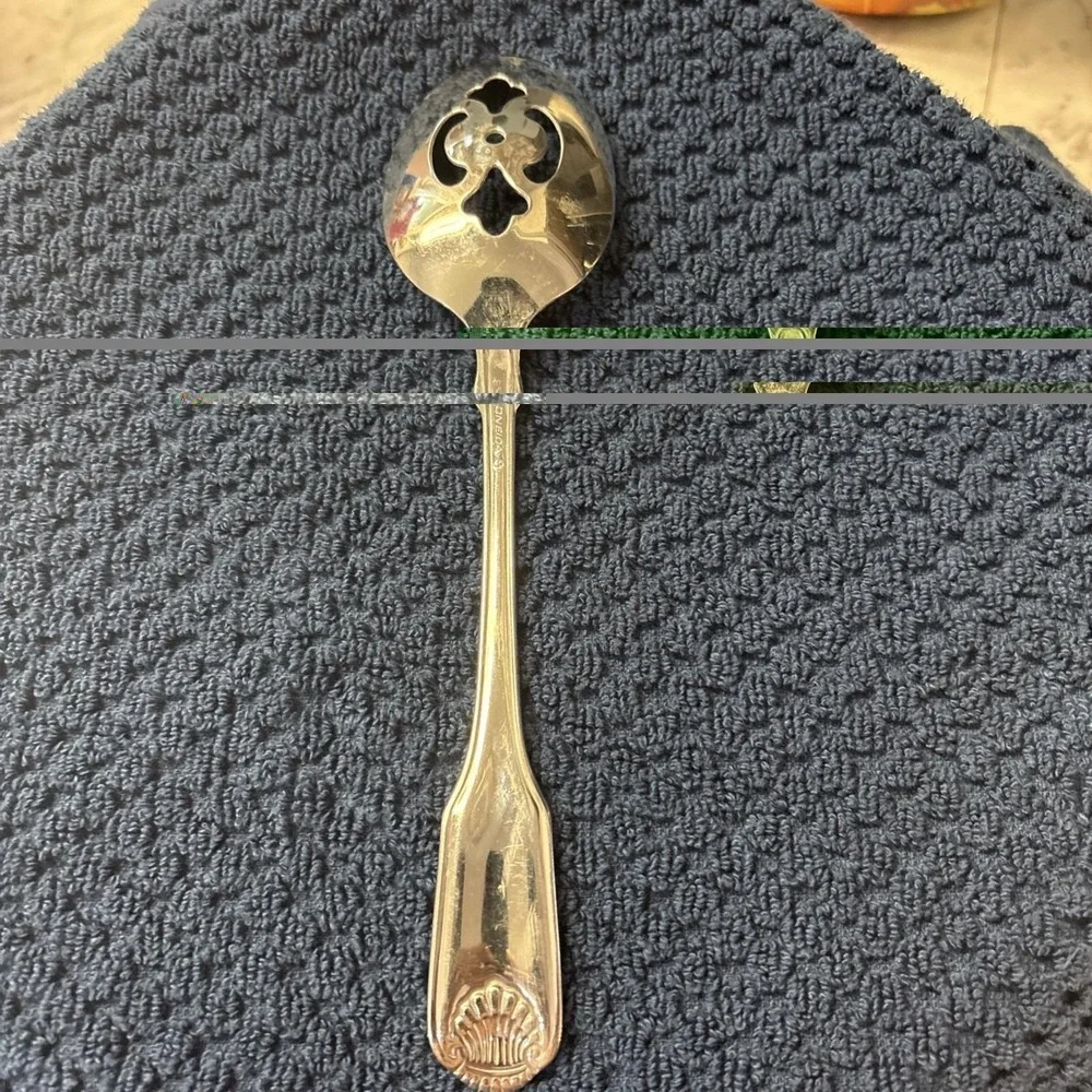 Oneida CLASSIC SHELL Stainless CUBE Heirloom Silverware Slotted Serving Spoon